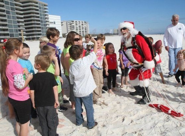 santadrop2013_6D0D5E2A-5056-B365-AB5ABA2F94E8D034_6d0eb7b8-5056-b365-abd223830acde113